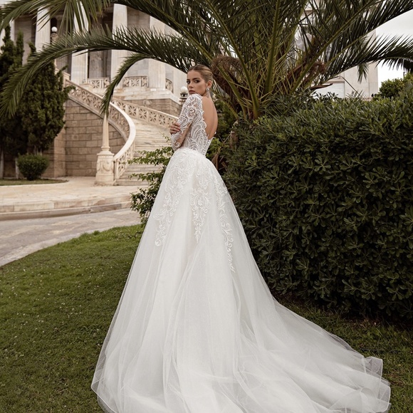 Wedding Dress 2 in 1 Elegant White Lace with Detachable Skirt Train - Picture 13 of 15